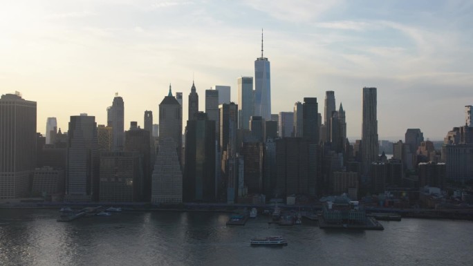 纽约下城区的空中城市景观。城市景观与办公大楼和历史摩天大楼。一个标志性的旅游目的地在北美全景镜头
