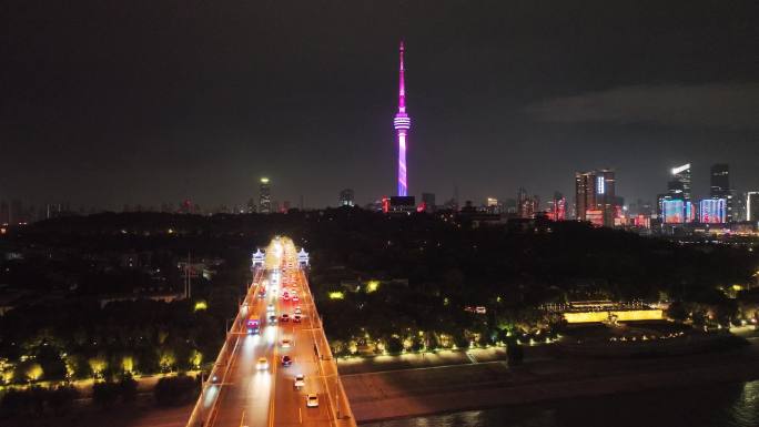 航拍湖北武汉长江大桥和龟山电视塔夜景