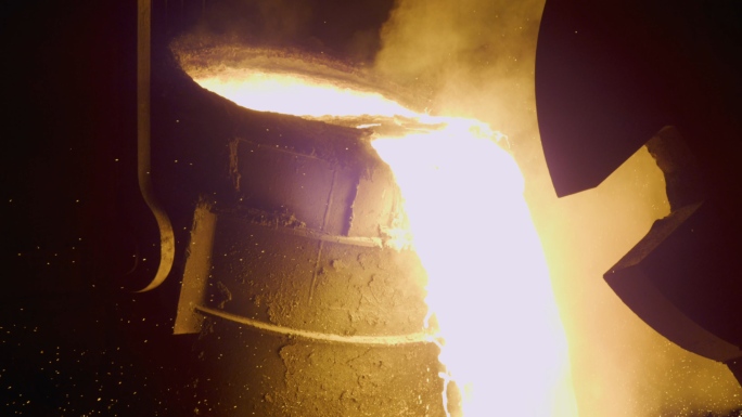 铝铁烧制冶炼熔炉加工工艺倒铁水铝水