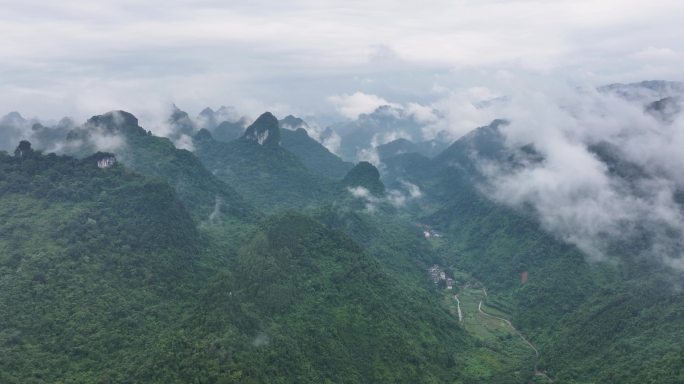 航拍广西靖西通灵峡谷云海风光