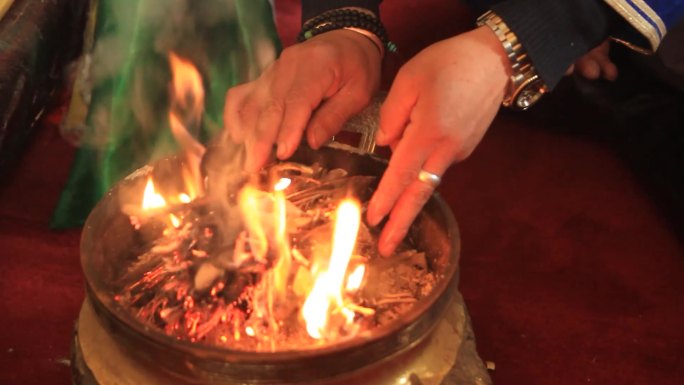 烧火 祭拜 蒙古