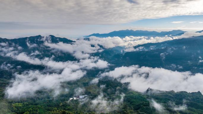 大气青山绿水间云雾流动自然风景航拍延时