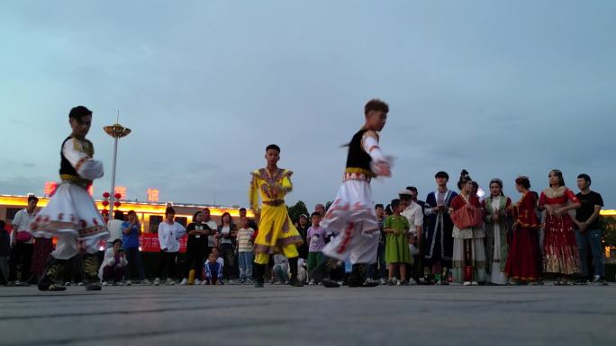 特克斯八卦城新疆舞蹈