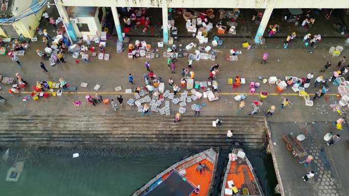 海南儋州洋浦白马井渔港热闹场面高视角航拍