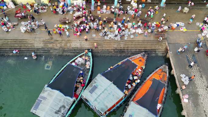 海南儋州洋浦白马井渔港热闹场面高视角航拍