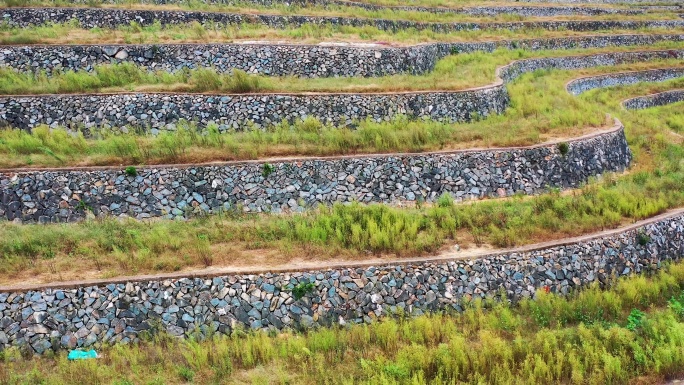 高山大地，山坡上的土地，台地