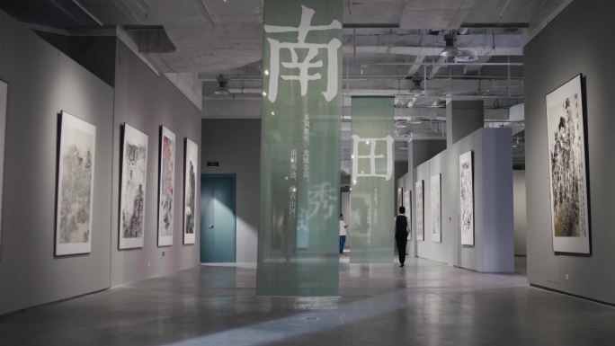 逛画展 艺术展 男女朋友约会