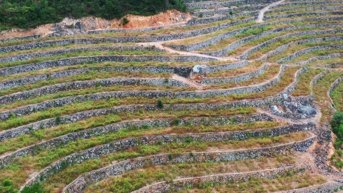 高山大地，山坡上的土地，台地