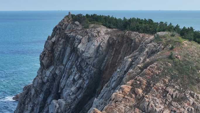 航拍威海市环翠区北环海路猫头山秋季风景