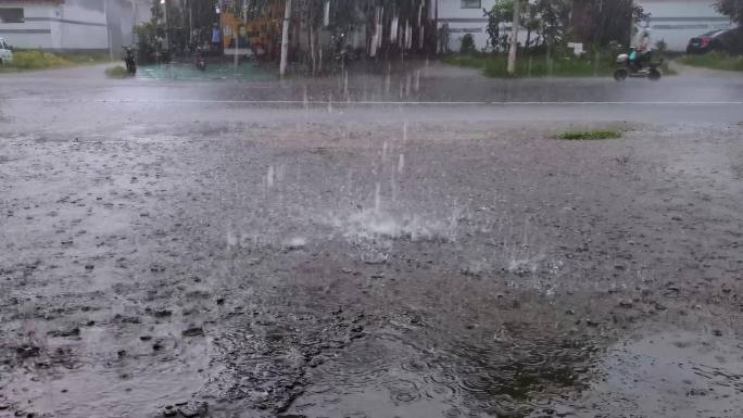 夏季暴雨 大雨 瓢泼大雨