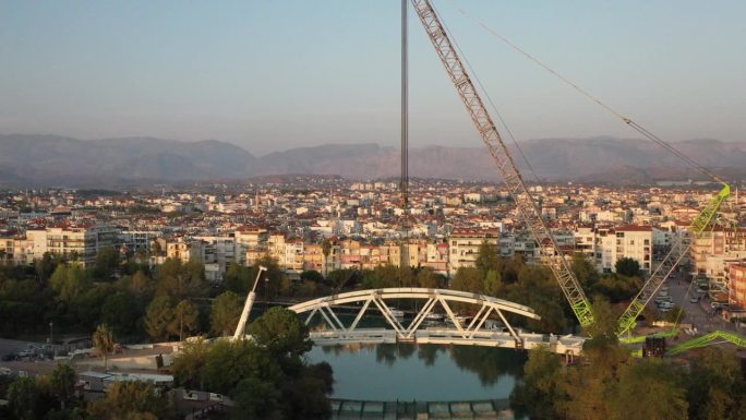 土耳其安塔利亚马纳夫加特地区新建的行车道桥