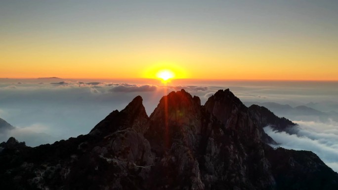 黄山莲花峰日出航拍延时