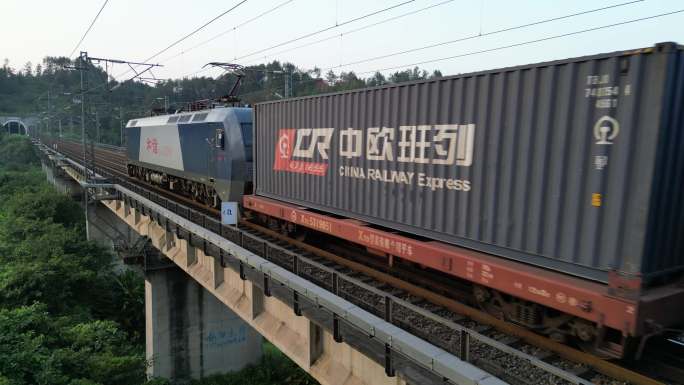 中欧班列  集装箱货运物流