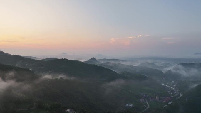 美丽乡村早清晨生活开篇片头云海雾朝霞视频