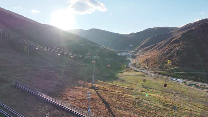 航拍崇礼秋季滑雪观光缆车