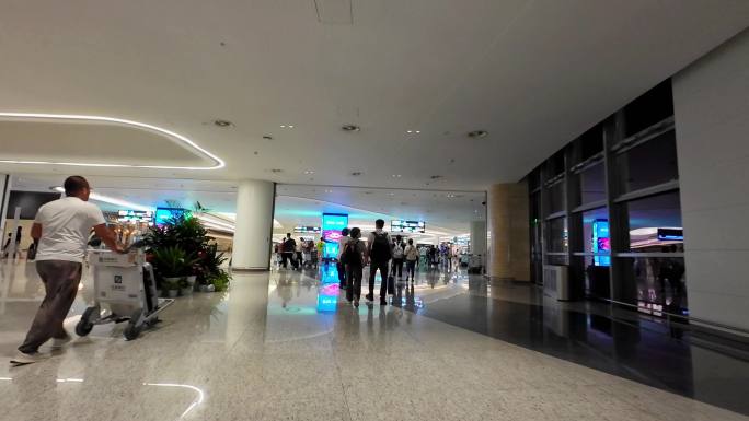 四川成都天府国际机场地铁直达通道