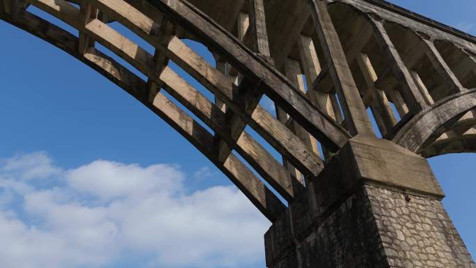 长岗坡渡槽广东红旗渠大妈在田野跳舞