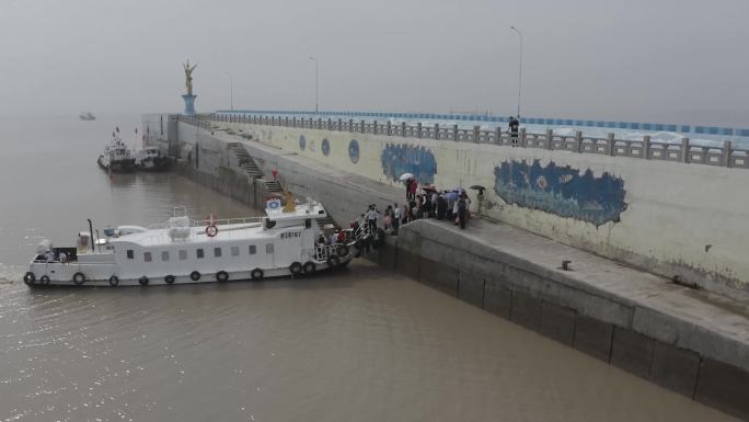 鸡山 航海 船泊 游客 上下船 旅游旅行