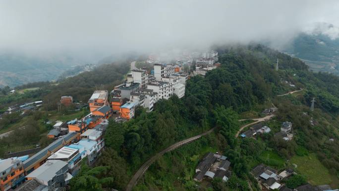 云南风光普洱茶山云雾九甲山顶小镇