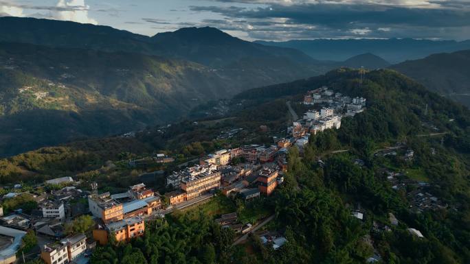 云南旅游风光普洱山顶小城九甲镇黄昏