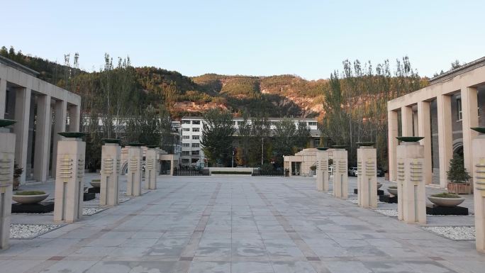 中国延安干部学院