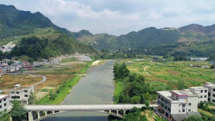 山水河流