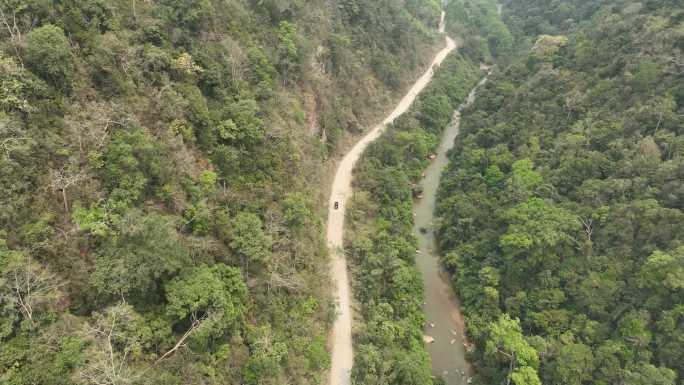 云南易武普洱茶产区山路航拍风光