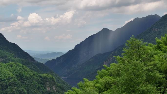 航拍风景 大山 大自然 杭州山景 雨线