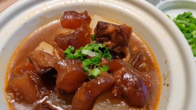 粤式牛腩煲和粥