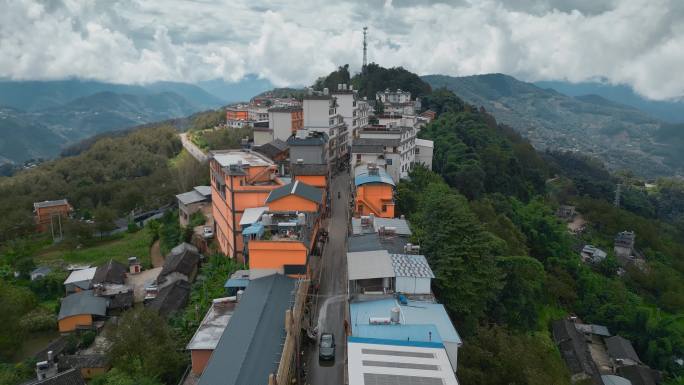 云南风光普洱九甲狭窄小镇全景