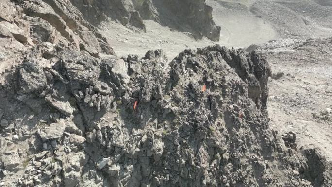 空中无人机视图岩石高高山地形