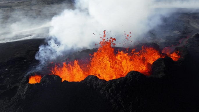 活火山喷发热熔岩岩浆坑史诗空中冰岛