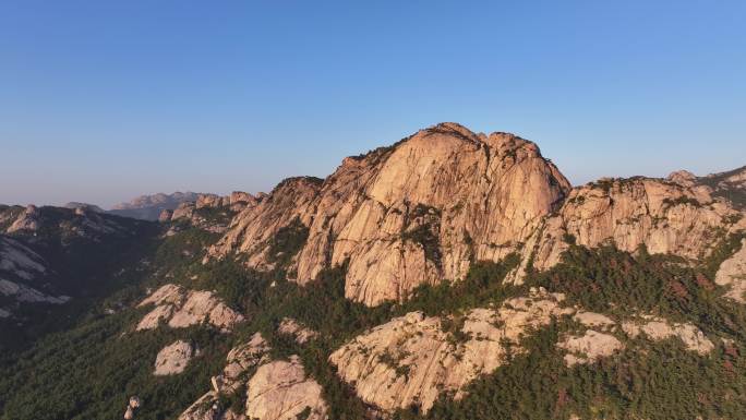 航拍烟台市牟平区大窑镇仙人脚山区秋季风景