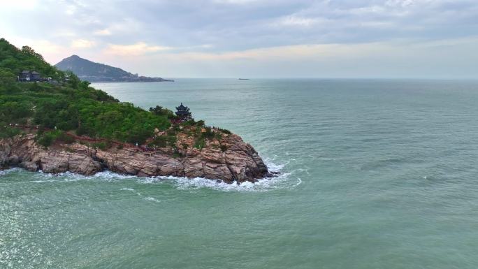 连云港市连岛风景区苏马湾海岛森林礁石