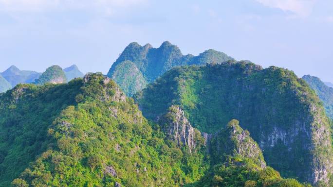 航拍岩溶地貌高山