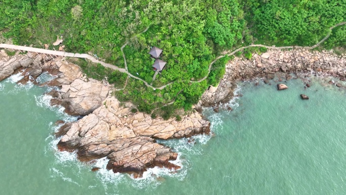 航拍连云港市连岛风景区苏马湾大海沙滩森林