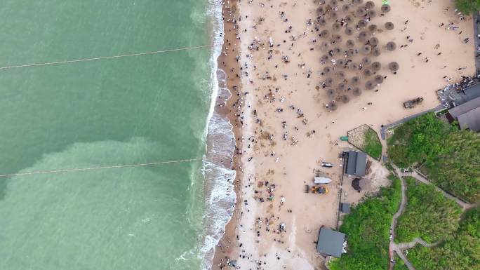 航拍连云港市连岛风景区苏马湾大海沙滩森林