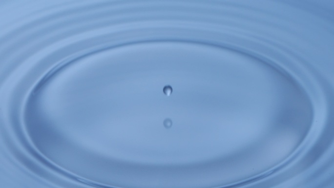 特写水滴进培养皿中 4k超级慢镜头
