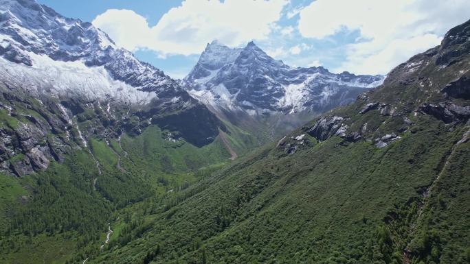 四姑娘山双桥沟雪山景色航拍