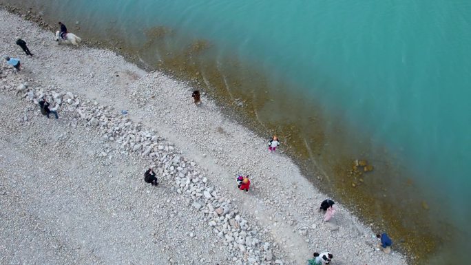 航拍新疆帕米尔高原白沙湖