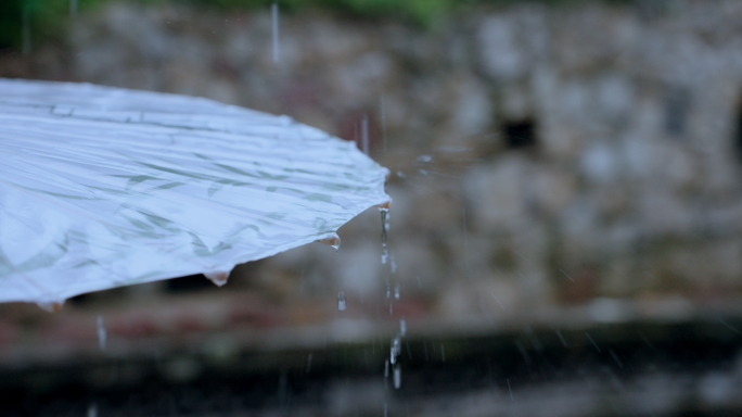 雨打油纸伞 手接雨滴 徽派建筑 屋檐滴水
