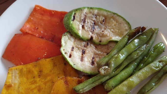 素食健康蔬菜配菜西葫芦胡萝卜绿豆南瓜烧烤用橄榄油烤4k