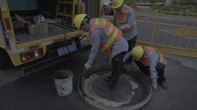 城市施工 更换窨井盖 道路 市政 深圳