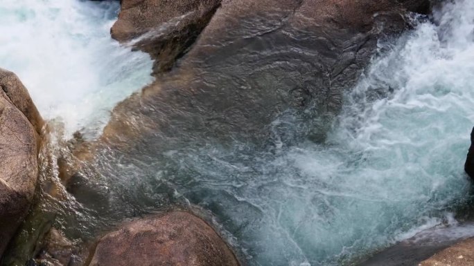 瀑布森林海氧吧瀑布溪流水