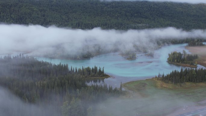 喀纳斯湖 山雾