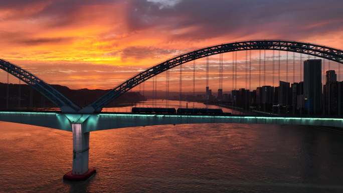 宜昌晚霞夕阳下的火车动车和轮船4K