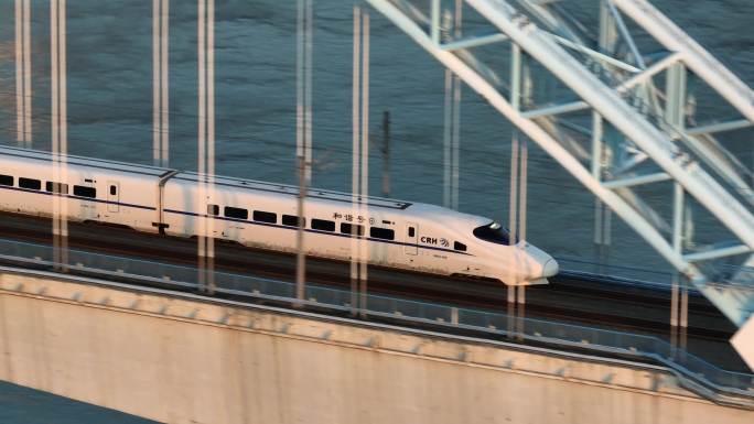宜昌晚霞夕阳下的火车和轮船4K