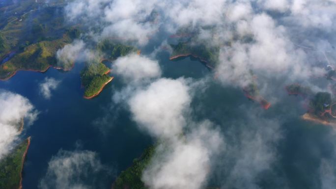 云海和湖泊生态环境饮用水库