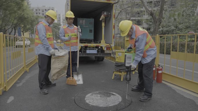 城市施工 更换窨井盖 市政民生 深圳水务