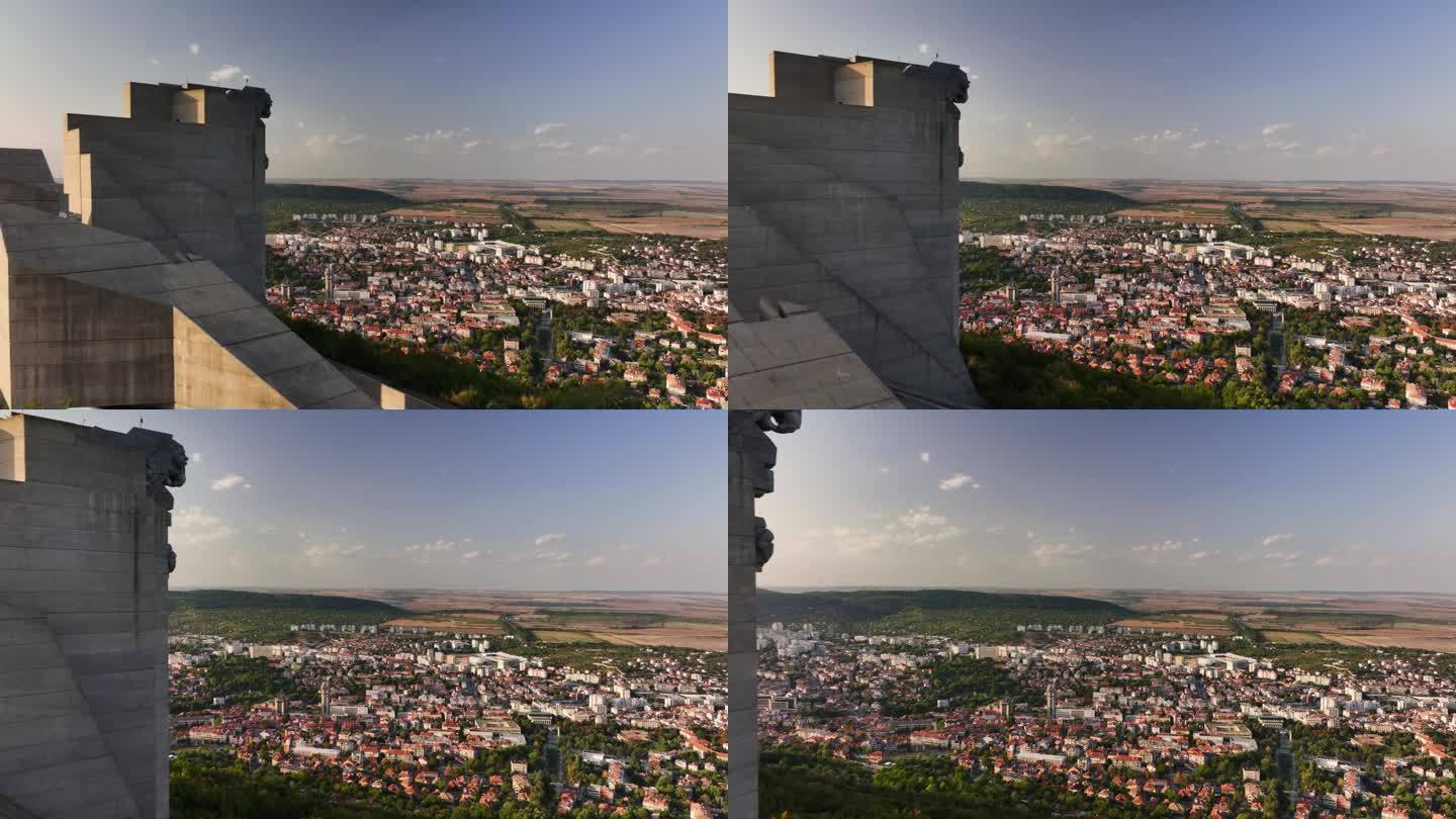 鸟瞰保加利亚舒门1300年的巨大纪念碑，以及城市和山区景观的鸟瞰图